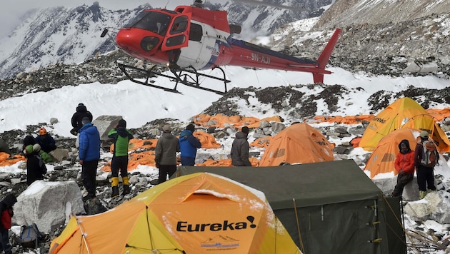 Millionenbetrug auf 8849 Metern: Mit gefälschten Rettungsaktionen dürften einige Personen ein ...
