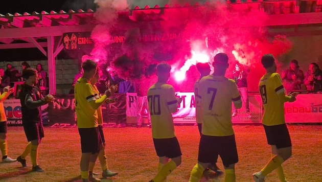 Die Fans bleiben dem Verein treu, boten zuletzt eine Pyro-Show
