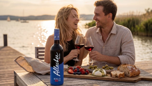 Der Farbwechsel der Flasche zeigt die ideale Kühltemperatur für den Trinkgenuss an.