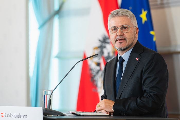 Peter Vorhofer stellt sich am Nachmittag den Fragen der Medien.