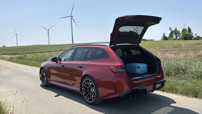 In den Kofferraum passen 500 Liter – bzw. 1630 Liter, wenn man die Rücksitzlehnen fernentriegelt ...