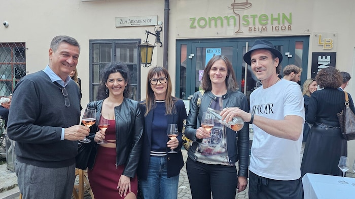 WK-Boss Jürgen Mandl und Wirt Igor Ogris mit Klagenfurter Betrieben bei Klamour.
