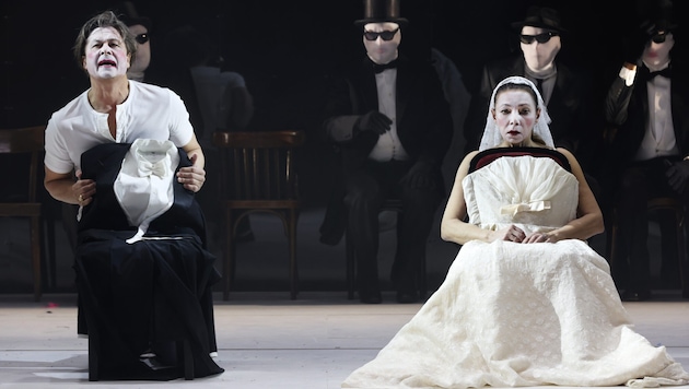 Sandra Cervik und Michael Dangl als „Leonce und Lena“