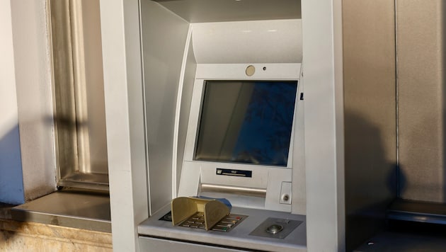 Zwei Männer mussten sich in Wien wegen Unterstützung einer Bankomat-Sprenger-Bande vor Gericht ...