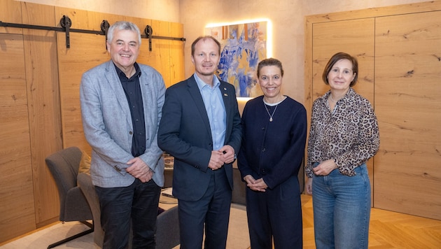 Sozialpionier und ISD-Urgestein Hubert Innerebner, BM Johannes Anzengruber, Margit Holzhammer, ...