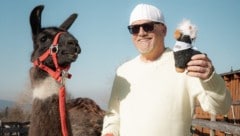 DJ Ötzi mit einem seiner neuen Patentiere