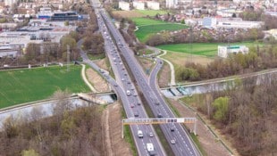 Am Montag beginnen die Sanierungsarbeiten auf der Mühlkreisautobahn (A 7) beim Linzer ...
