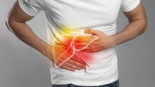 Wird ein Gallenstau nicht behandelt, kann dies zu schweren Leberschäden führen.