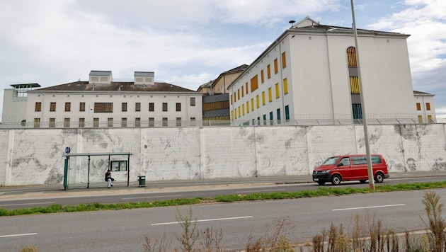 Beinahe wäre ein Insasse im Grazer Gefängnis Karlau getötet worden.