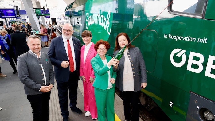 Michael Feiertag, Andreas Matthä, Astrid Steharnig-Staudinger, Elisabeth Zehentner und Claudia ...