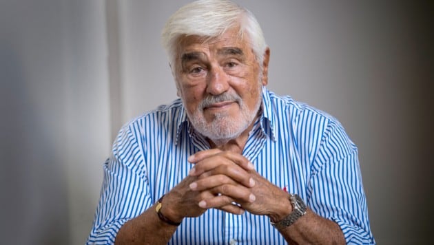 Die Fans trauern um Mario Adorf: Die Schauspiel-Legende ist im Alter von 95 Jahren verstorben.