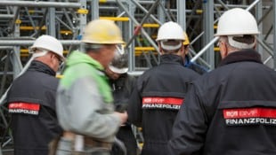 Bei mehreren Razzien im März 2026 kam es zu Festnahmen und Anzeigen.