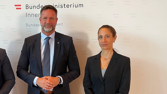 Successful collaboration: Federal Criminal Police Office Director Andreas Holzer and Chief ...