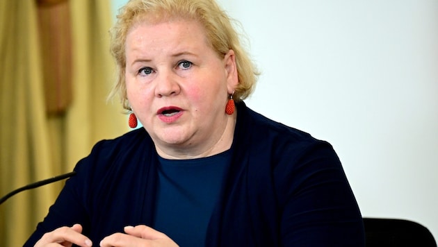 Schumann hat den Gesetzesentwurf bereits in die Koordinierung geschickt – Neos und ÖVP halten ...