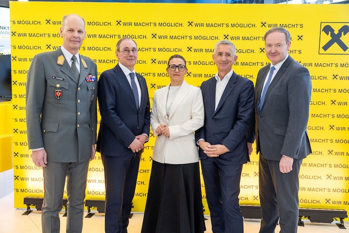 Harald Vodosek, Martin Schaller, Velina Tchakarova, Wolfgang Plasser und Christian Helmenstein. ...