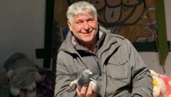 Schlosser Michael Bübl spricht mit krone.tv über seine Liebe zu Taube Dorothea.