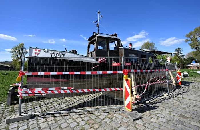 Der Kapitän ist davon überzeugt, dass das Schiff nicht von selbst gesunken ist.