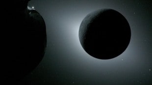 Dieses am 7. April von der NASA veröffentlichte Foto – aufgenommen vom „Orion“-Raumschiff aus – ...