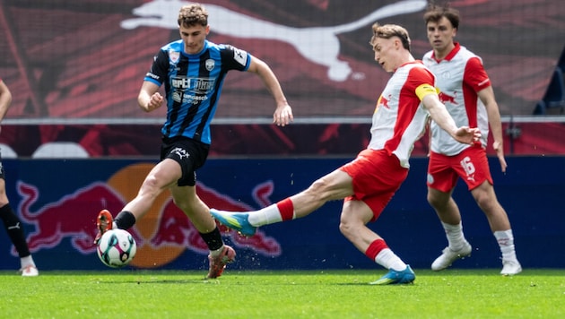 Phillip Verhounig (re.) traf in dieser Saison sieben Mal.