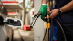 Billiger Sprit, leere Tanks, Frankreichs Regierung beschwichtigt aber.