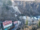 400 Kubikmeter Geröll waren am 8. Februar 2023 in Steyr-Christkindl abgestürzt und hatten zwei ...