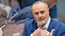 Burgenland-LH Hans Peter Doskozil wurde der Kehlkopf entfernt. Was das heißt, berichten uns ...