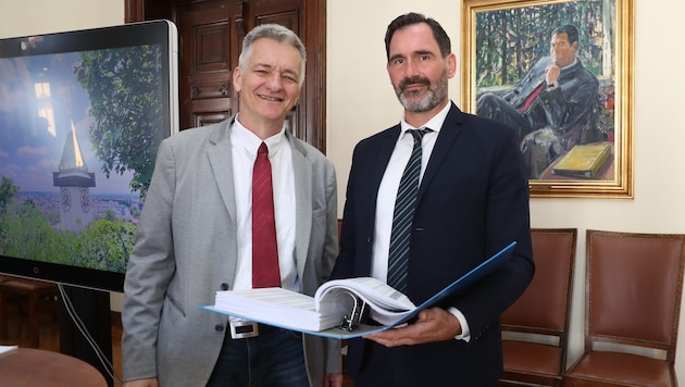 Der Grazer Finanzstadtrat Manfred Eber (links) mit Finanzdirektor Johannes Müller.