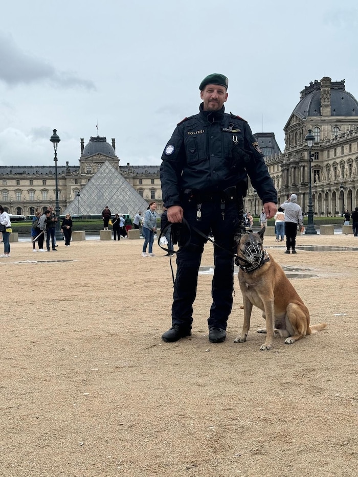 Bei Olympia 2024 begab sich der Kärntner mit seinem treuen, mittlerweile pensionierten Partner ...