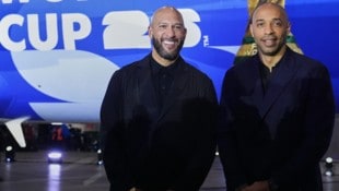 Thierry Henry (r.) –hier mit Tim Howard – lobt Bayerns Michael Olise-
