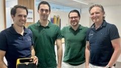 Lebensretter: Dr. Klein mit Defibrillator, Medizinstudent Lukas Steiner, Sonographer Franz ...