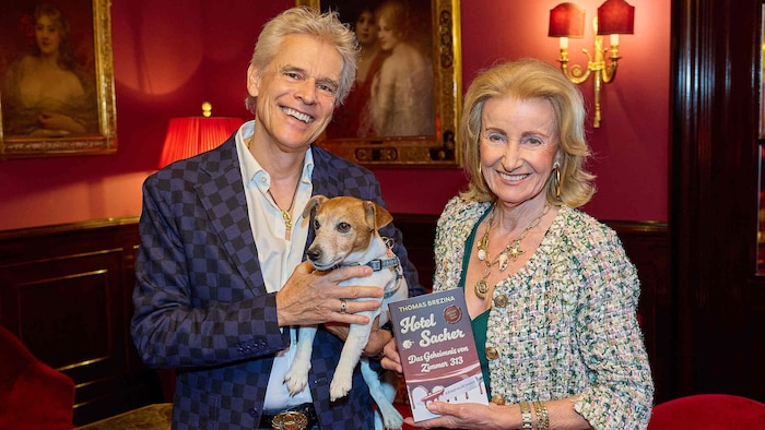 Thomas Brezina präsentierte mit Hund Yoppy und Hotèliere Elisabeth Gürtler.