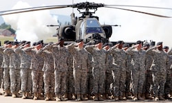 Rund 5000 US-Soldaten sollen in den nächsten sechs bis zwölf Monaten aus Deutschland abgezogen ...