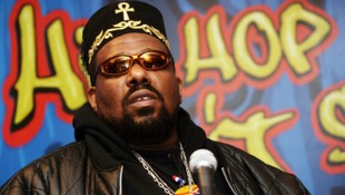 Fans trauern um Afrika Bambaataa: Der Hip-Hop-Pionier starb im Alter von 68 Jahren an den Folgen ...