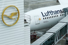 Die Flugzeuge bleiben am Boden.