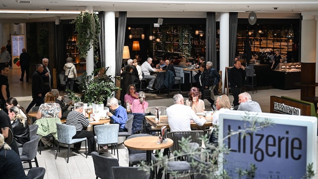 Klaus Victor hat sein Lokal zu einem beliebten Innenstadt-Treffpunkt entwickelt.