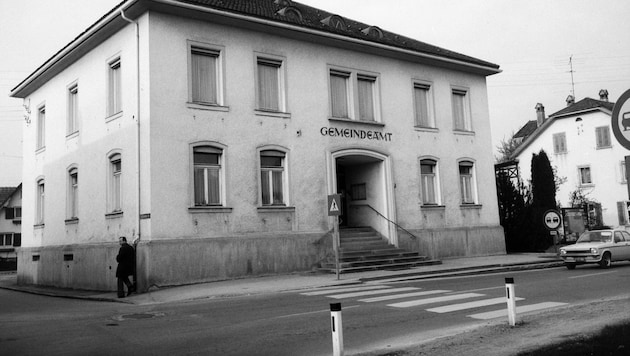 Das Gemeindeamt Höchst mit Arrestzelle im Keller im Jahre 1979.