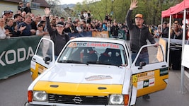 Lokalmatador Thomas Klösch fährt in der historischen Klasse einen Opel Kadett.