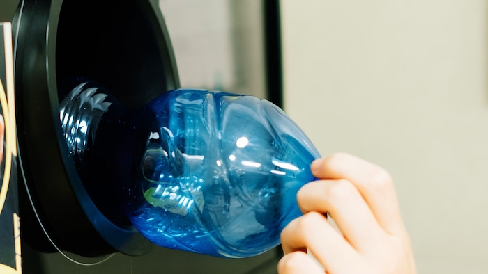 Hochgerechnet dürften es mehr als 10.000 Flaschen gewesen sein.