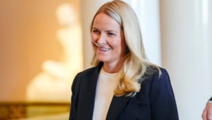 Mette-Marit zeigte sich bei einem Empfang in Oslo mit einem Sauerstoffgerät.