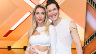 Dank des Trainings für „Let‘s Dance“ hat bei Anna-Carina Woitschack jetzt einen Mega-Sixpack. ...