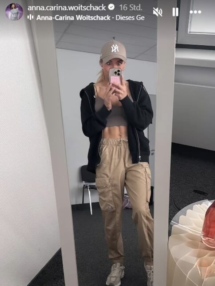 Anna-Carina Woitschack ist selbst ein bisschen erstaunt über ihren Sixpack.