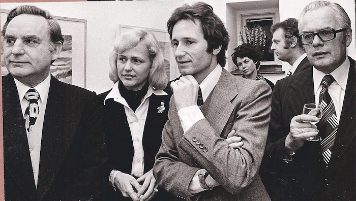 Anno dazumal: Seit den 1970er Jahren bringt Maringer (in der Mitte) Künstler nach St. Pölten.