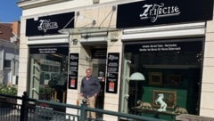 Gerald Tabor-Hierhacker vor seinem neuen Geschäft in der Badener Fußgängerzone. 