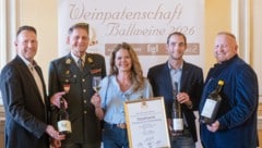 Weinpatin für den Garnisonsball ist Prinzessin Stephanie zu Fürstenberg mit Kommandant Herbert ...