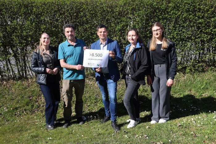 Landesrat Hannes Amesbauer (Mitte) mit Vertretern der Naturschutzjugend Steiermark beim ...