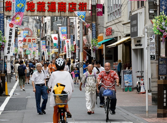 Mit einem Durchschnittsalter von 49,9 Jahren ist Japan das Land mit der zweitältesten ...