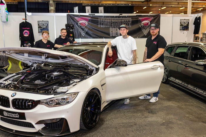 Am Stand von „Feingeschliffen“ (Halle 5) wird getuned, geschraubt und perfektioniert.