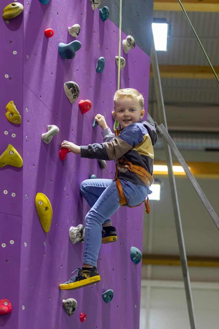Lennox klettert gekonnt in die Höhe.