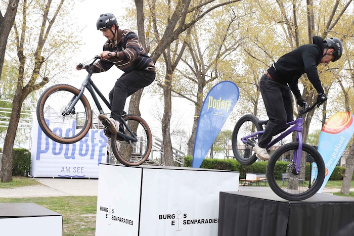 Nach der Eröffnung der neuen Rätseltouren lud man noch zur Bike‘n‘Style-Show mit Andi Huber.