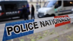 In Frankreich soll ein Mann seinen neunjährigen Sohn in einem Kleinwagen eingesperrt haben.